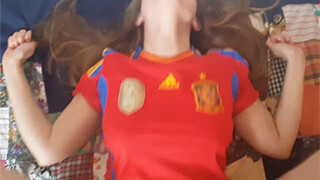 De España de buen trasero se graba follando con la camiseta de España puesta